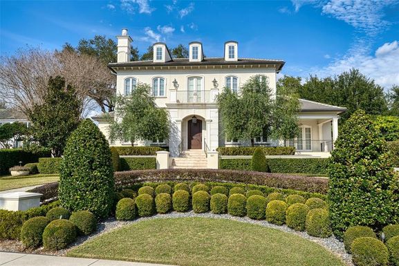 921 N LAKE ADAIR BOULEVARD