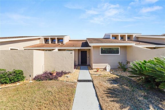 5225 IMPERIAL LAKES BOULEVARD UNIT 22