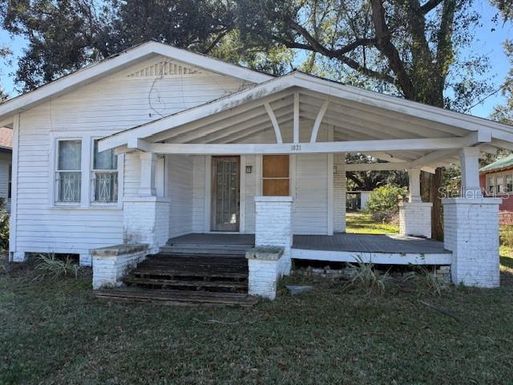 1021 E HAMILTON AVENUE