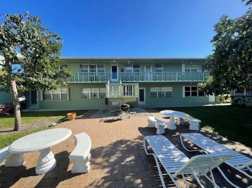 66 EASTHAMPTON UNIT C