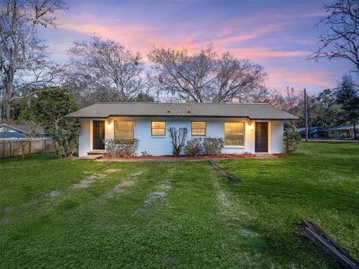 5911/5913 NW 9TH STREET