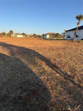 215 ROTONDA BOULEVARD S