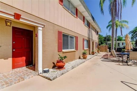 300 6TH STREET N UNIT W2