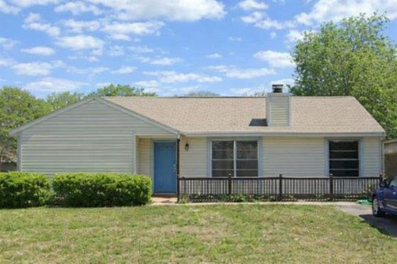 1421 E PALOMAR DRIVE