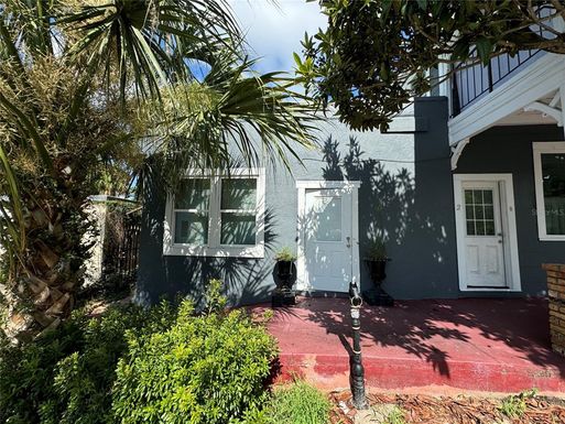 7306 EARLWOOD AVENUE