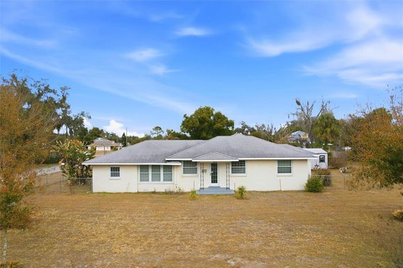 404 W WHIDDEN STREET