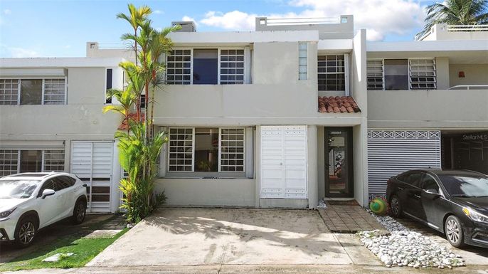 C. Flamboyán GARDEN HILLS TOWN PARK UNIT A2