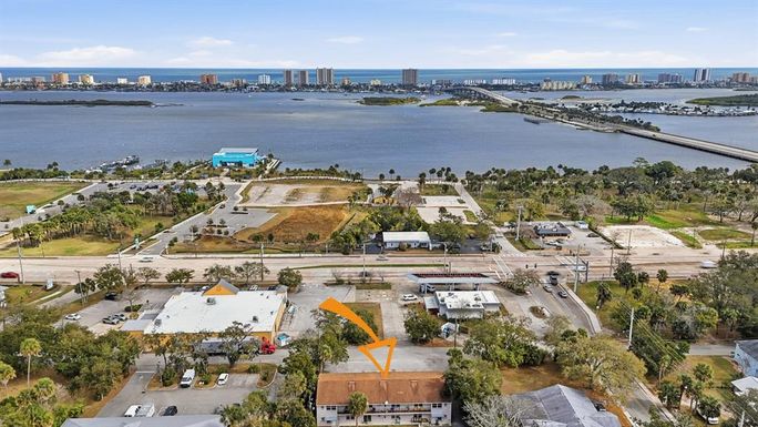 805 LOUISVILLE STREET