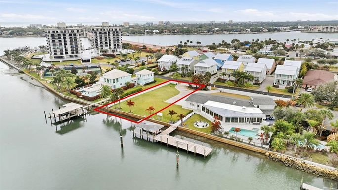 104 EAST CIRCLE DRIVE