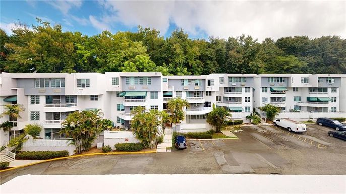 1210 CONDO. EL BOSQUE