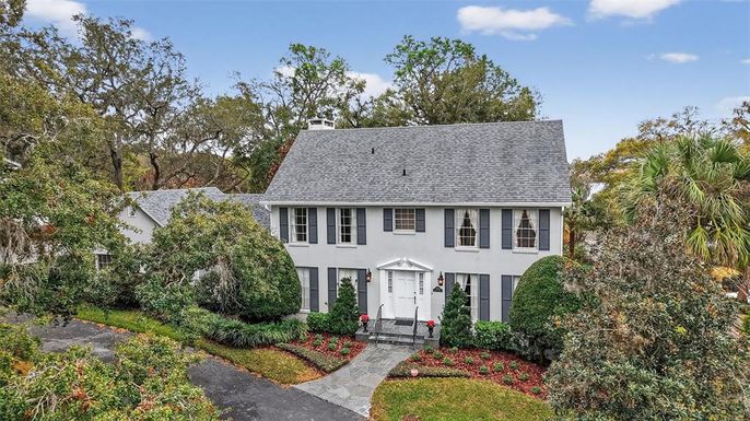 2000 COUNTRY CLUB DRIVE