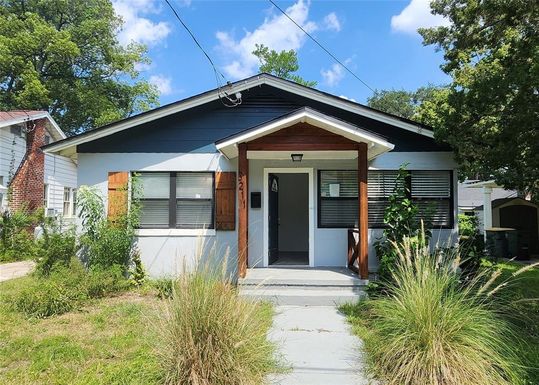 3211 MAYFLOWER STREET