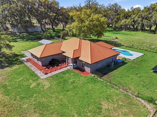 462 SW FAIRLINGTON COURT