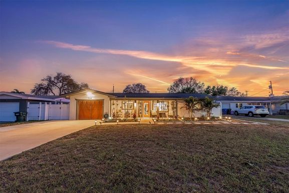 2534 MINEOLA DRIVE S