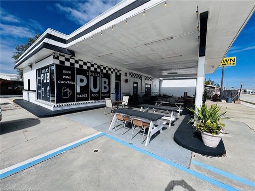 407 N RIDGEWOOD DRIVE