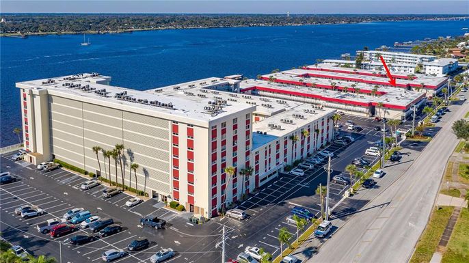 2901 N HALIFAX AVENUE UNIT 220