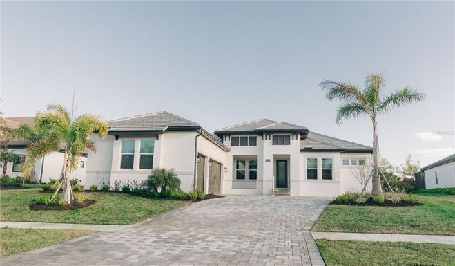 1154 KINGS WAY DRIVE