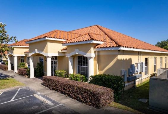 1070 E BRANDON BOULEVARD