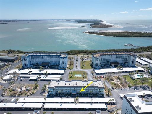 8 GLENCOE PLACE UNIT 105