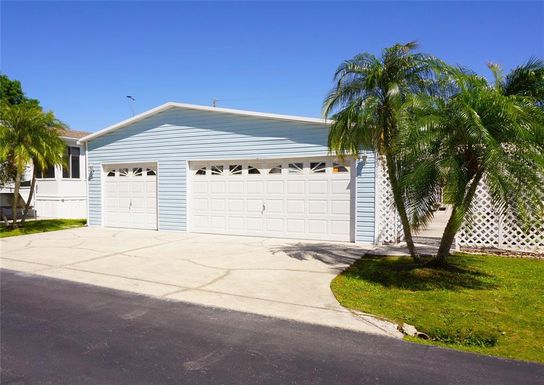 2016 LAKE LINDA CIRCLE