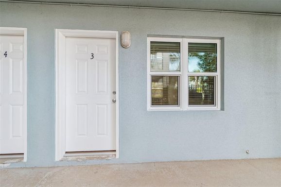 300 VENETIAN DRIVE UNIT 3