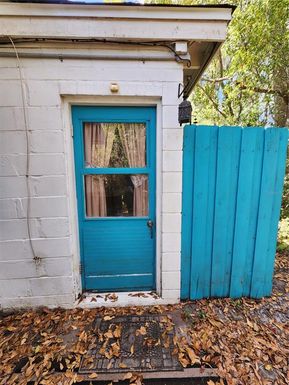 1030 NE 9 STREET UNIT C