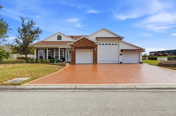 305 MOTORCOACH DRIVE S