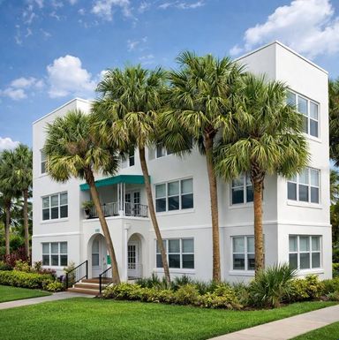 615 WOODLAWN BOULEVARD