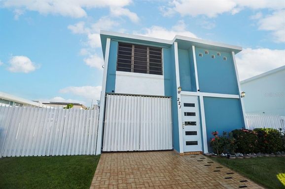 221 CALLE MANATI