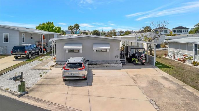 110 E SAINT LUCIA LOOP