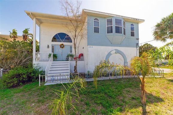 6810 SEAVIEW BOULEVARD