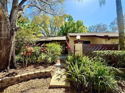 4047 ARROWWOOD COURT