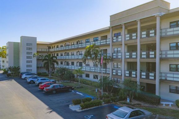 6080 80 STREET N UNIT 102