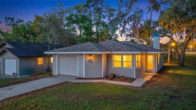 405 E CIRCLEWOOD STREET