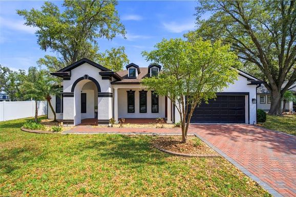 1605 HIDDEN MEADOW COURT