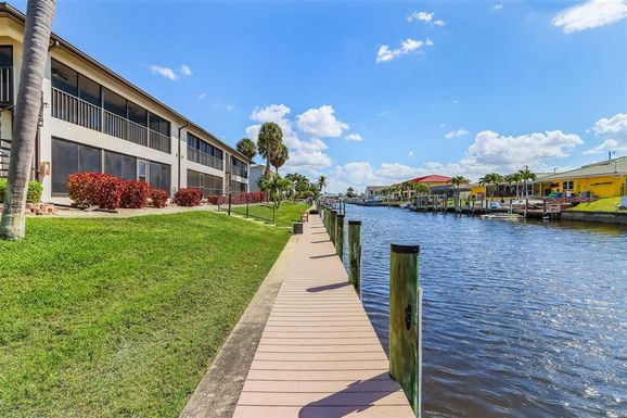 3935 COUNTRY CLUB BOULEVARD UNIT 17
