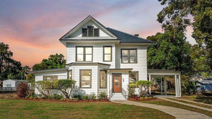 535 S JACKSON AVENUE