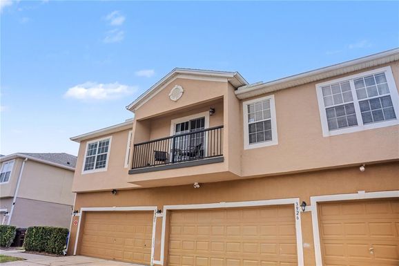 3924 PEMBERLY PINES CIRCLE