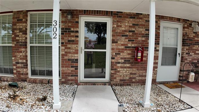 5850 CYPRESS GARDENS BOULEVARD UNIT 302