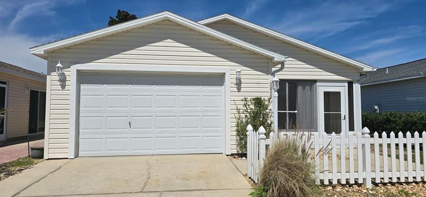 2419 SOUTHERN OAK STREET