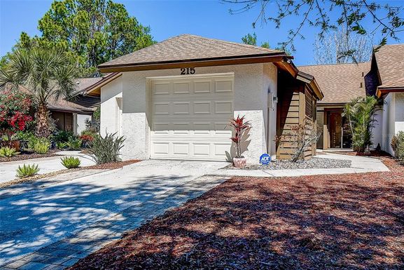 215 LIGHTHOUSE COURT UNIT 40215