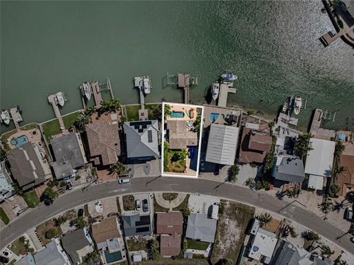 449 S BAYSHORE DRIVE