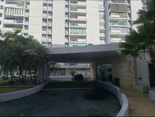 6400 Av Isla Verde COND. LOS PINOS OESTE apt 11 E