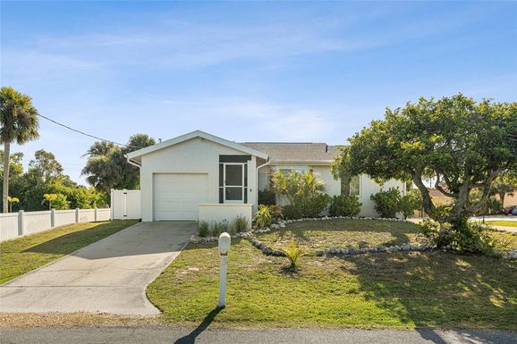 2600 PALMETTO STREET