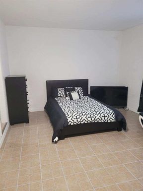 2512 PARADISE CIRCLE