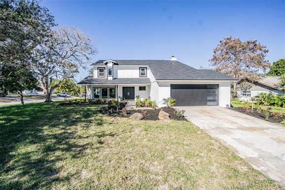 6370 CONNIEWOOD SQUARE