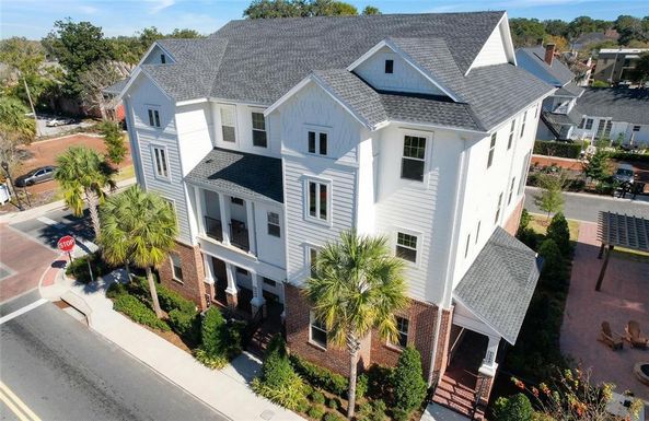 129 SE WATULA AVENUE