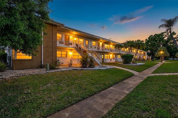 5940 21ST STREET N UNIT 11