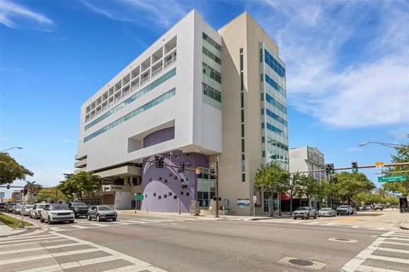 1990 MAIN STREET UNIT 4