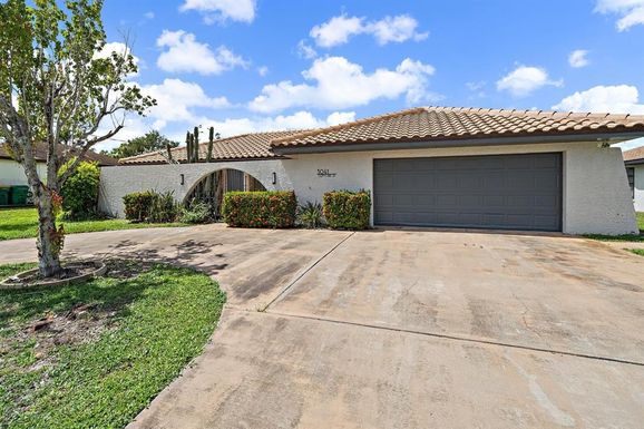 3041 CLIFFORD STREET